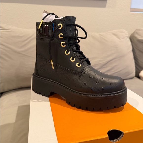 Timberland STONE STREET IN LACE WATERPROOF
BLACK FULL GRAIN Size 6.5 - Picture 3 of 7